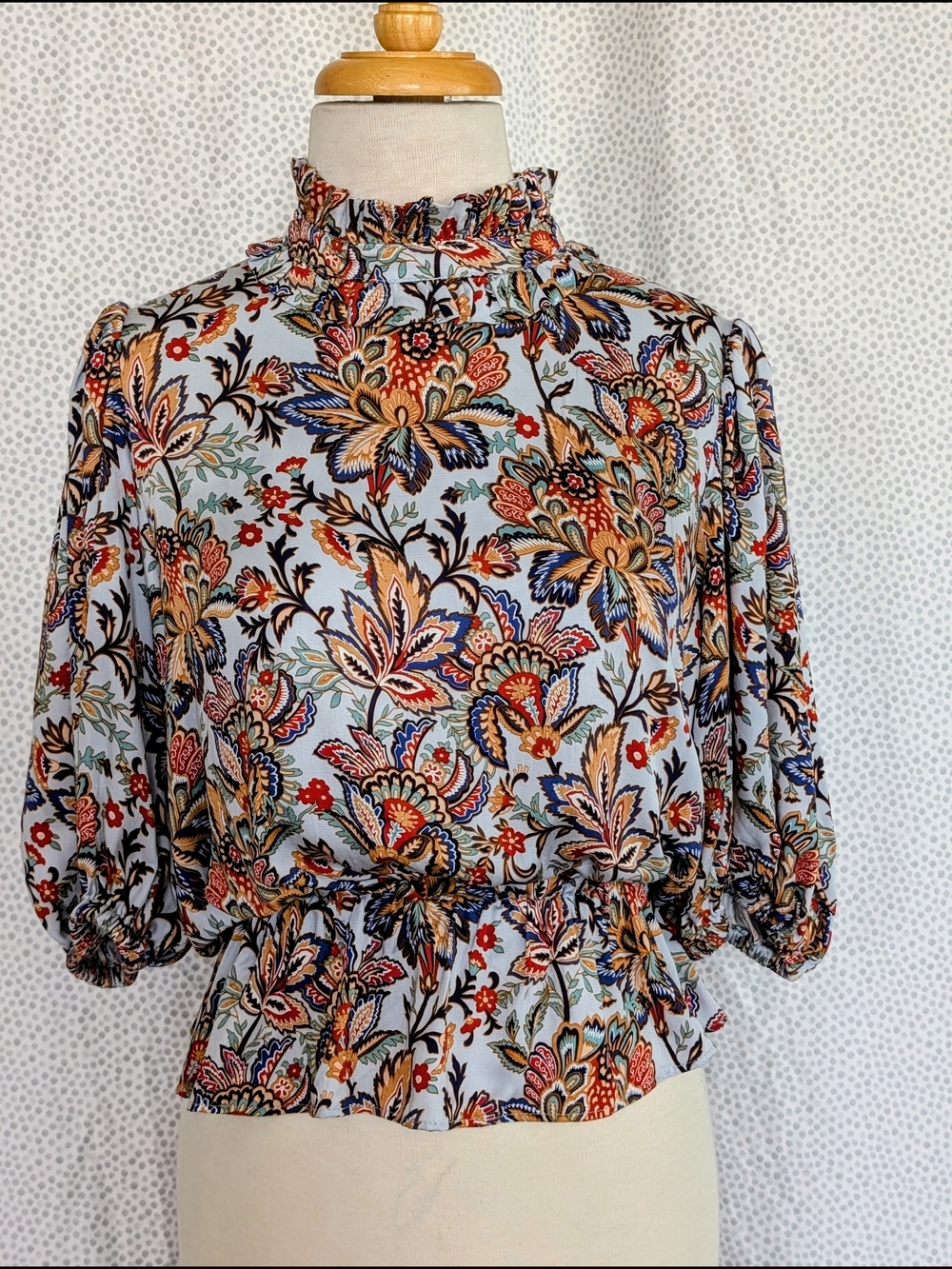 T Tahari Light Blue Floral Smocked Waist Puff Sleeve Blouse